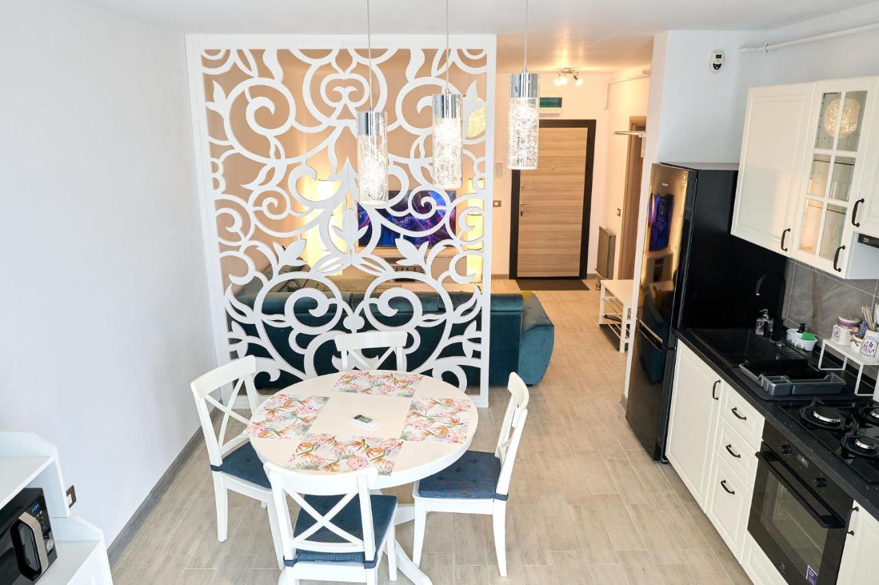 Provence Apartment In Spa N Pool Resort Mamaia Exterior photo